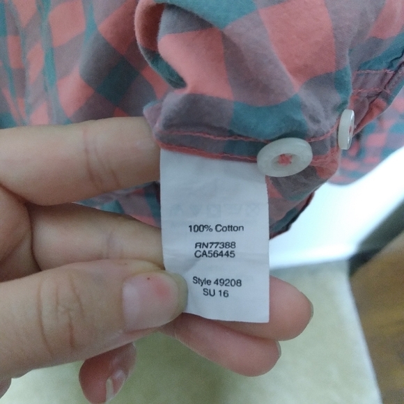 J. Crew 100% Cotton Pink and Blue Plaid Slim Fit Button Down Shirt Size Large - Picture 10 of 10